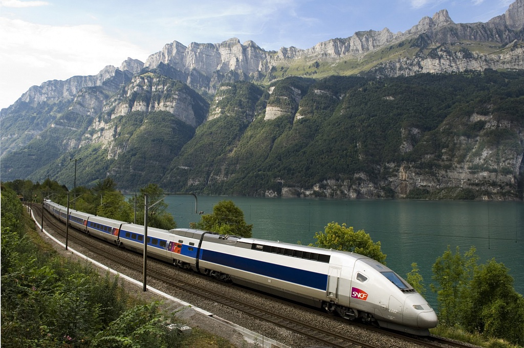 Железная дорога Mehano TGV POS с ландшафтом  